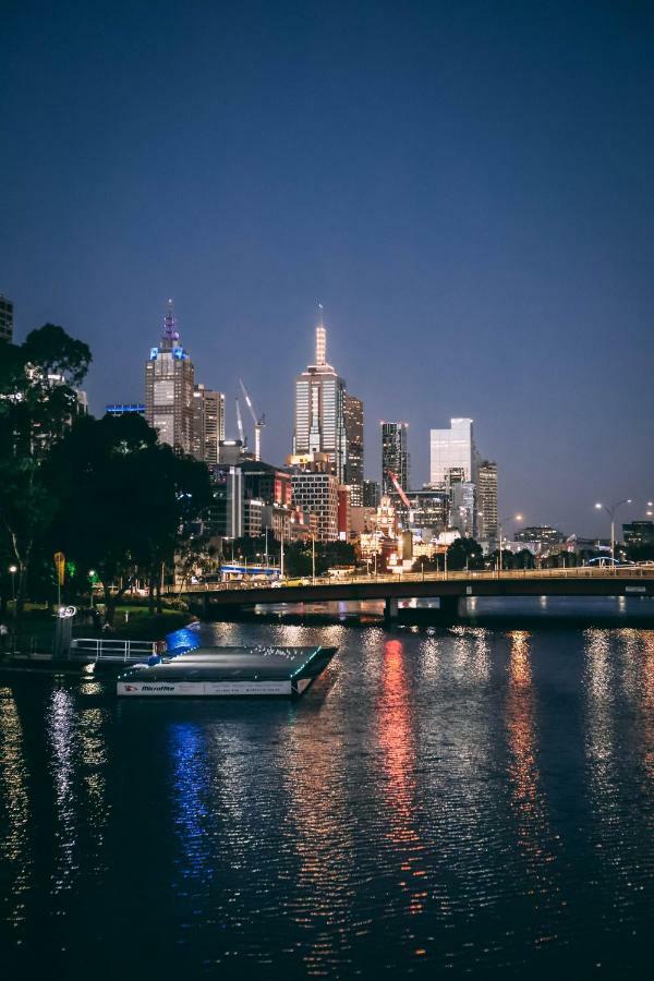 Апартаменти Melbourne River Views Екстер'єр фото